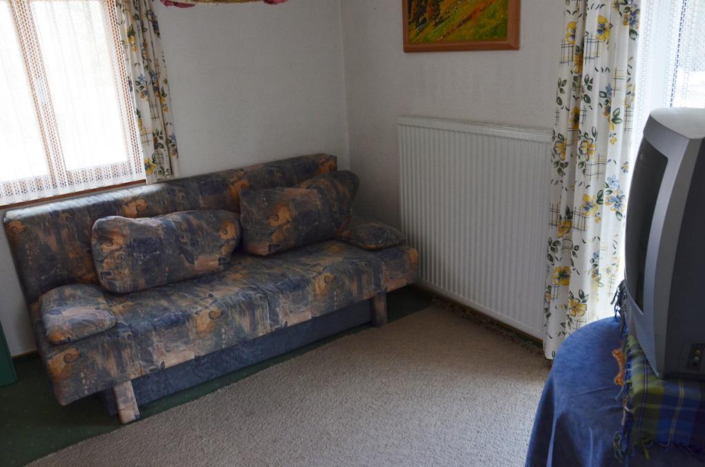 Vila Sonnenheim Forchach Pokoj fotografie